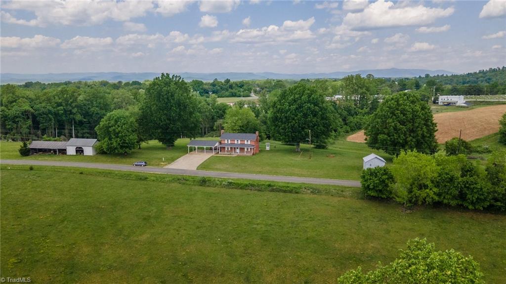 1090 Watt Stevens Road Danbury, NC 27016 - Photo 10 of 49 Gallery Image 10