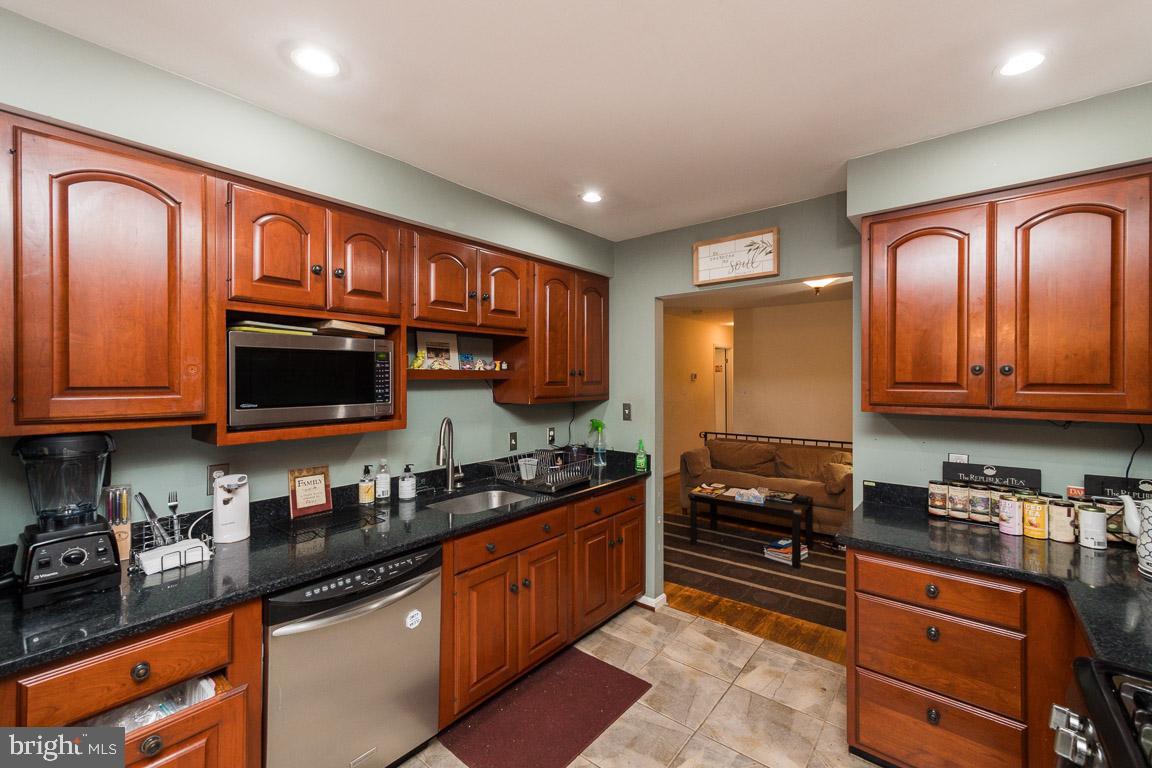 6422 Haystack Road Alexandria, VA 22310 - Photo 8 of 19 Gallery Image 8