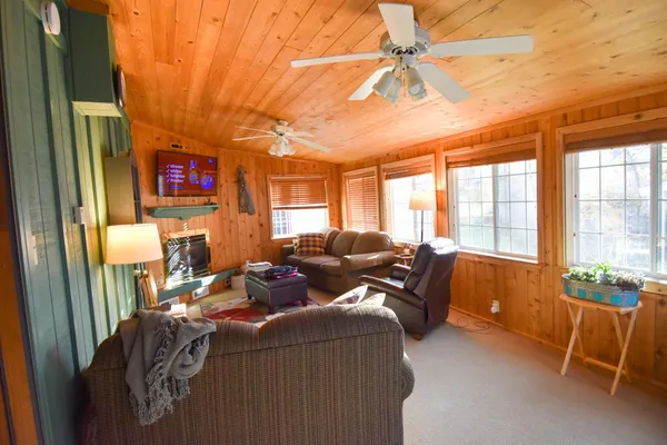 $350,000 | 639 North 4th Street, Warren, MN 56762