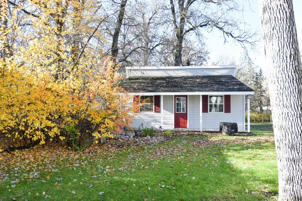 $350,000 | 639 North 4th Street, Warren, MN 56762