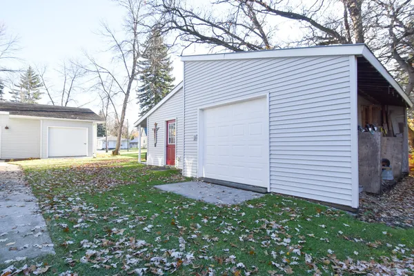 $350,000 | 639 North 4th Street, Warren, MN 56762
