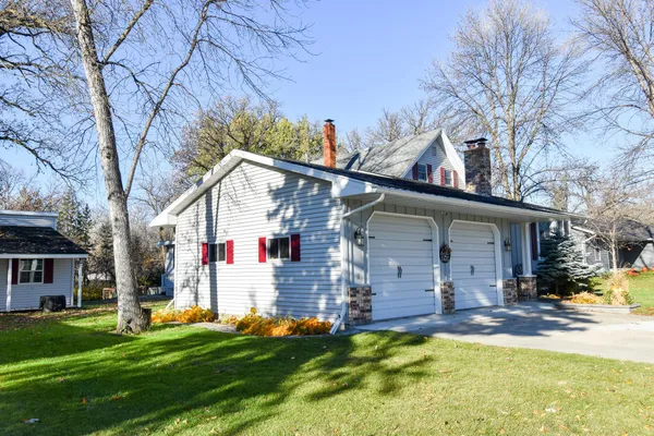 $350,000 | 639 North 4th Street, Warren, MN 56762