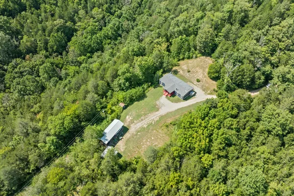 $899,950 | 142 Tobe Lane, Celina, TN 38551