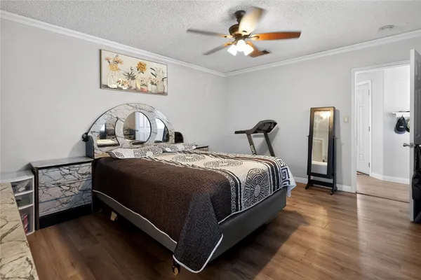 $895,000 | 11951 Oxford Avenue, Hawthorne, CA 90250