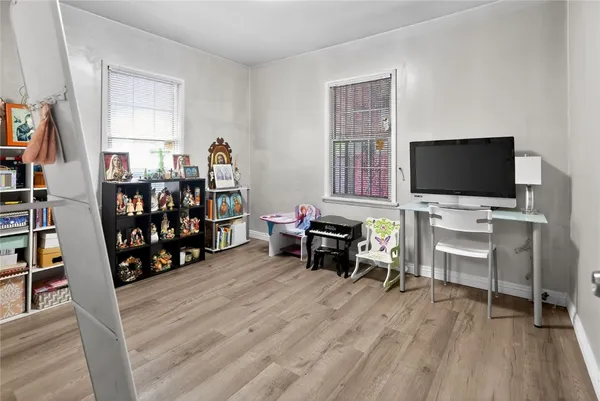 $895,000 | 11951 Oxford Avenue, Hawthorne, CA 90250