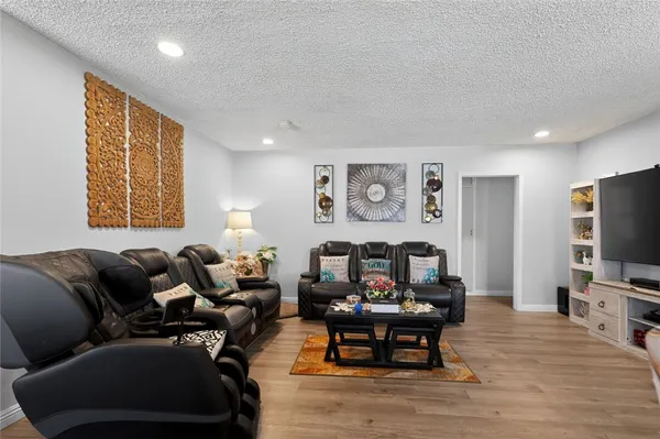 $895,000 | 11951 Oxford Avenue, Hawthorne, CA 90250