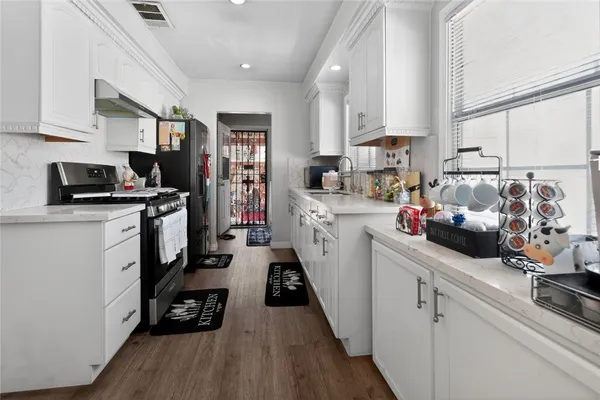 $895,000 | 11951 Oxford Avenue, Hawthorne, CA 90250