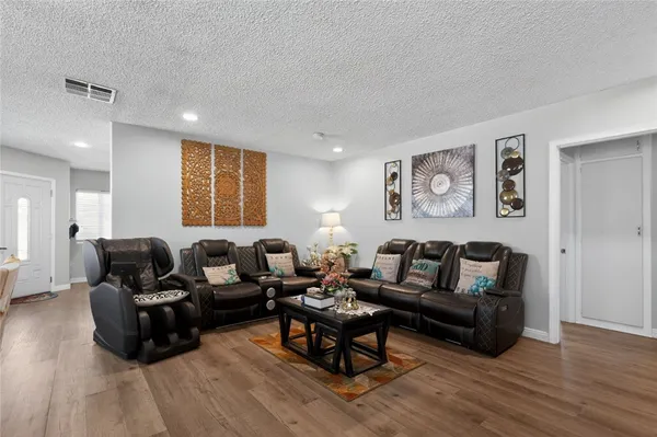 $895,000 | 11951 Oxford Avenue, Hawthorne, CA 90250
