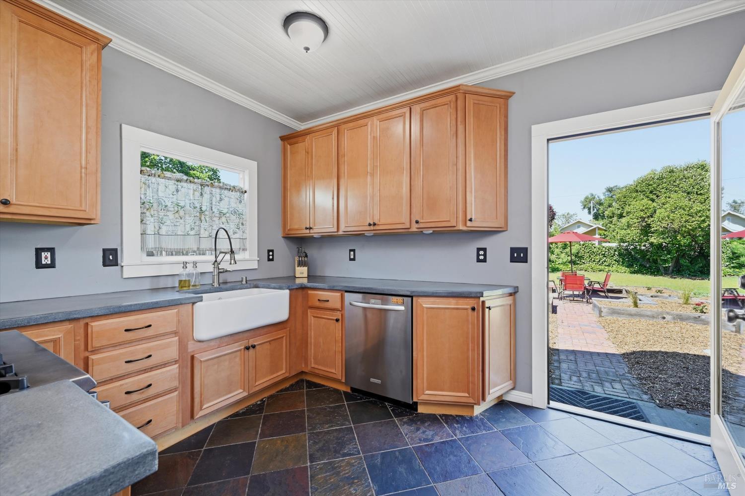 15 10th Street Santa Rosa, CA 95401 - Photo 9 of 25