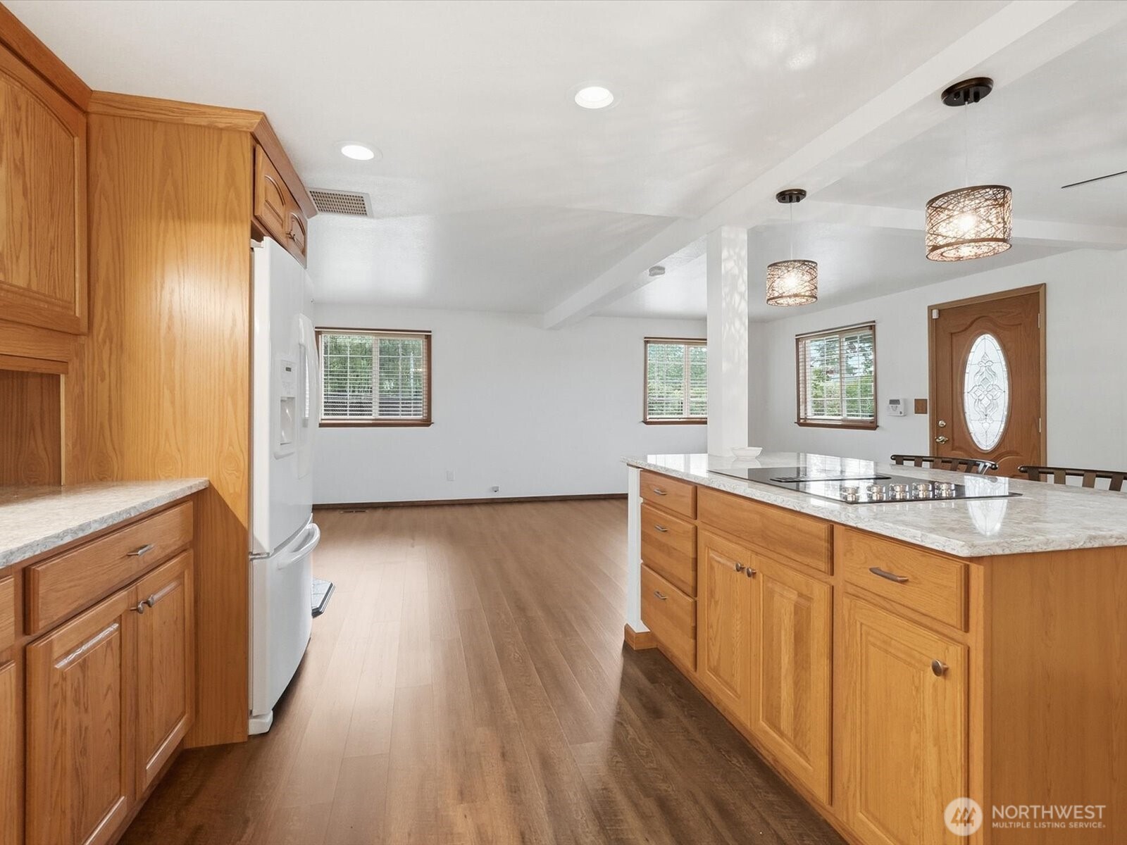 6513 Waller Road East Tacoma, WA 98443 - Photo 4 of 39 Gallery Image 4