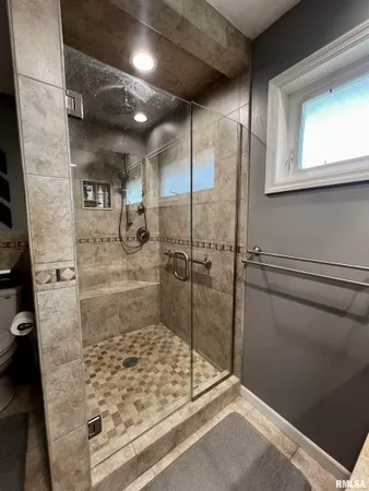 $254,500 | 524 Meadow Drive, Macomb, IL 61455