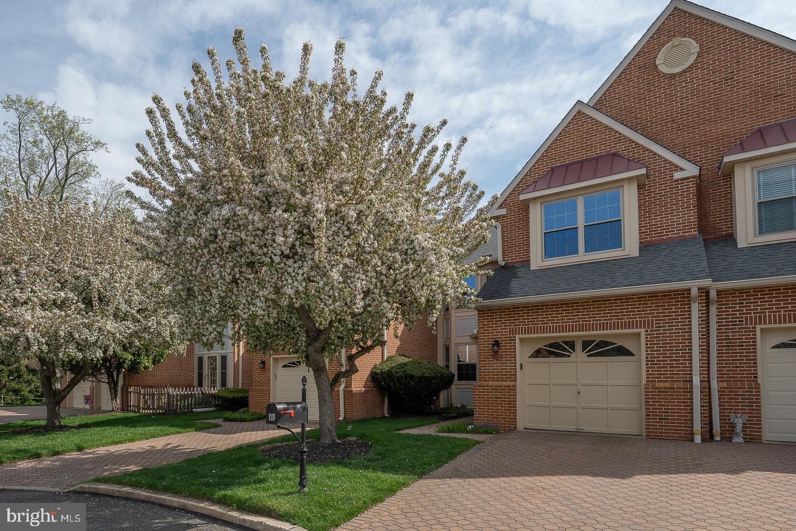 125 Springton Mews Circle Media, PA 19063 - Photo 2 of 36