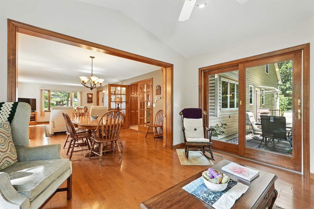 55 Dowds Lane Chicopee, MA 01020 - Photo 13 of 42