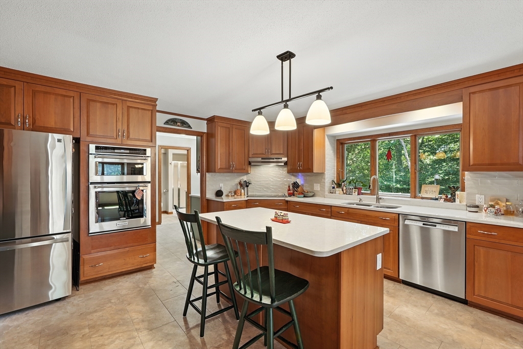 55 Dowds Lane Chicopee, MA 01020 - Photo 15 of 42