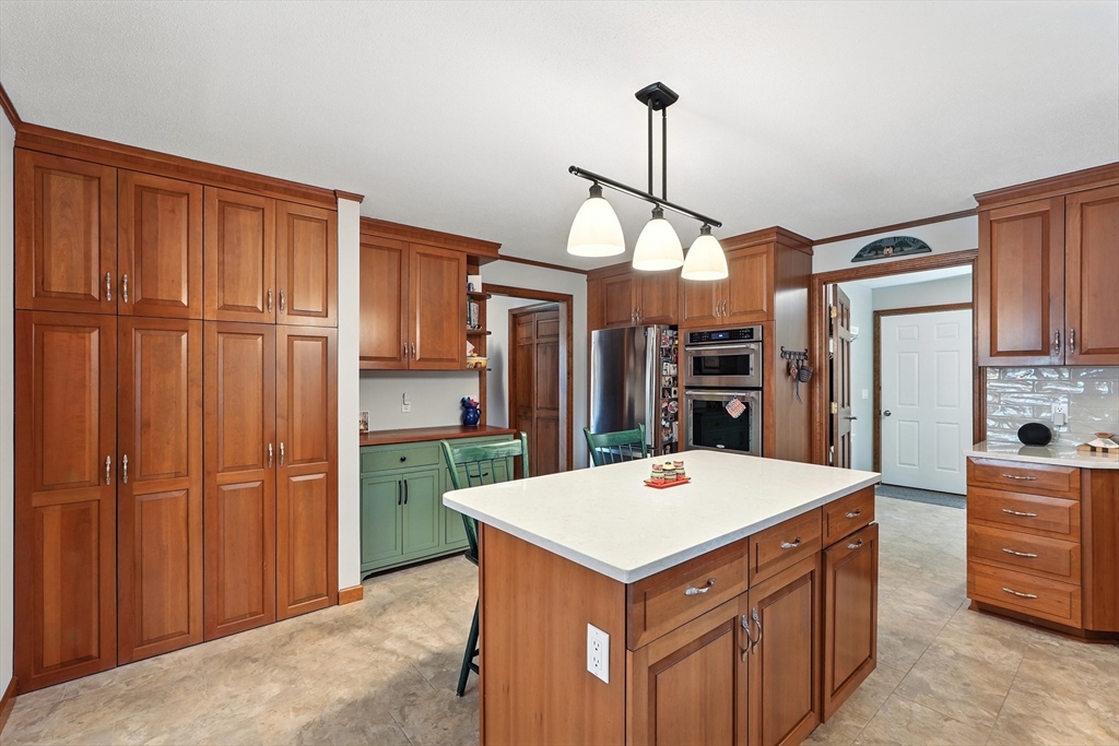 55 Dowds Lane Chicopee, MA 01020 - Photo 16 of 42