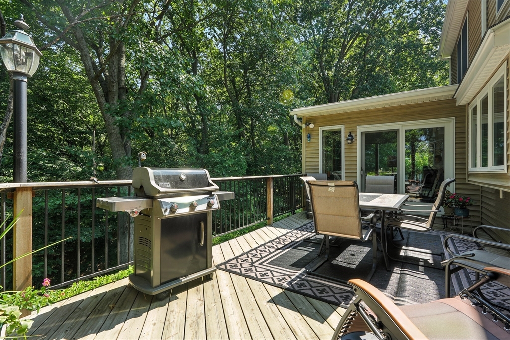 55 Dowds Lane Chicopee, MA 01020 - Photo 38 of 42