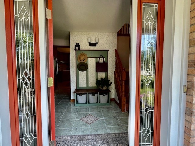 55 Dowds Lane Chicopee, MA 01020 - Photo 4 of 42