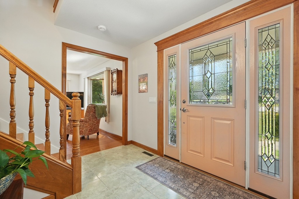 55 Dowds Lane Chicopee, MA 01020 - Photo 5 of 42