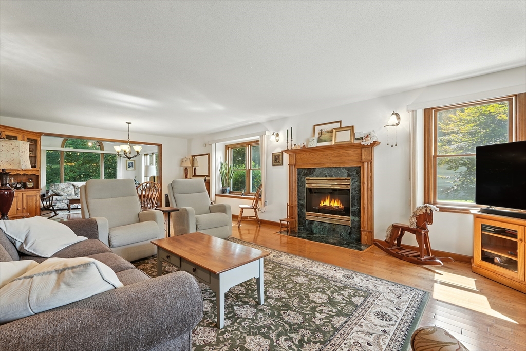 55 Dowds Lane Chicopee, MA 01020 - Photo 7 of 42