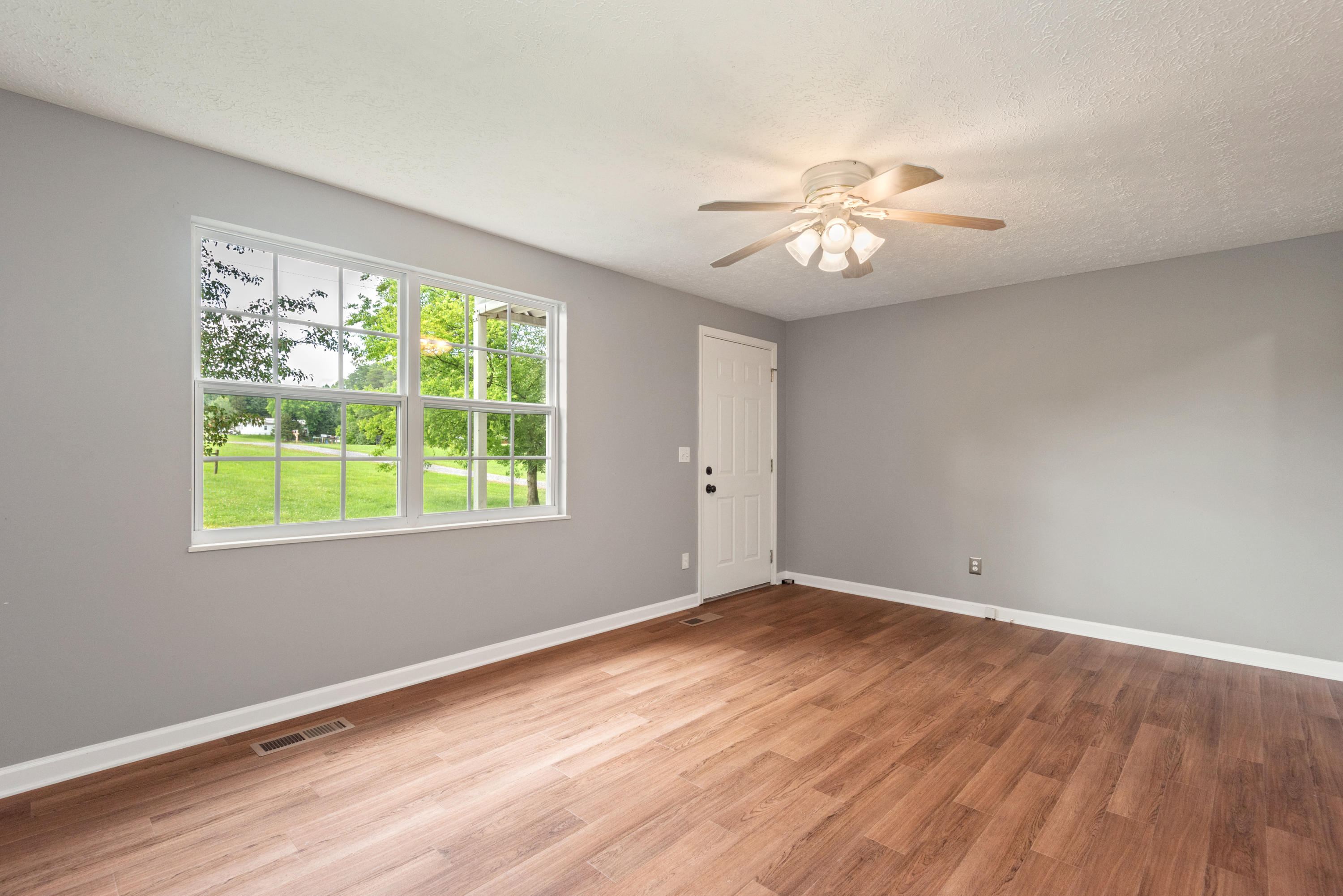 154 Hamil Road Friendsville, TN 37737 - Photo 5 of 29 154HamilRd-14