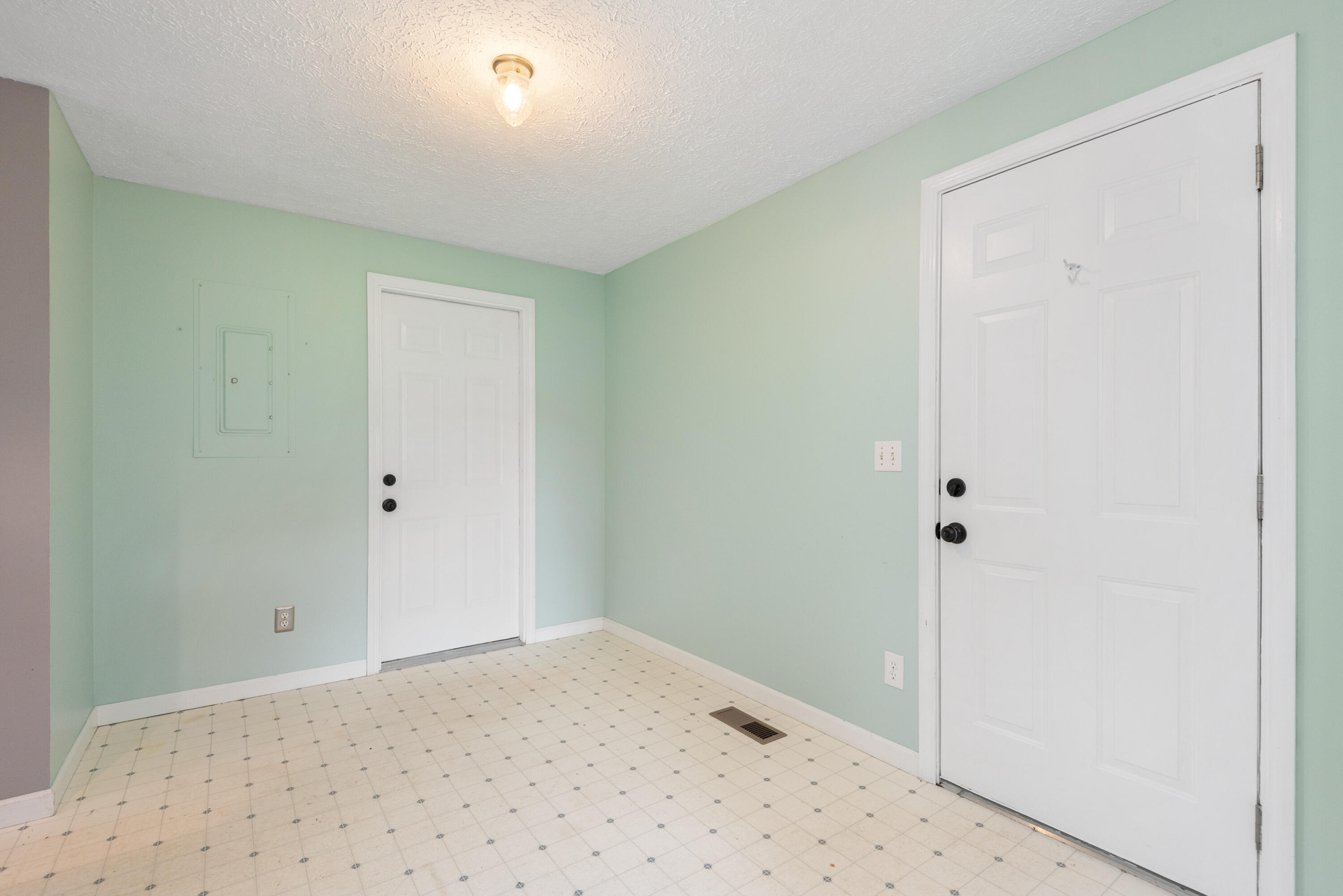 154 Hamil Road Friendsville, TN 37737 - Photo 7 of 29 154HamilRd-16