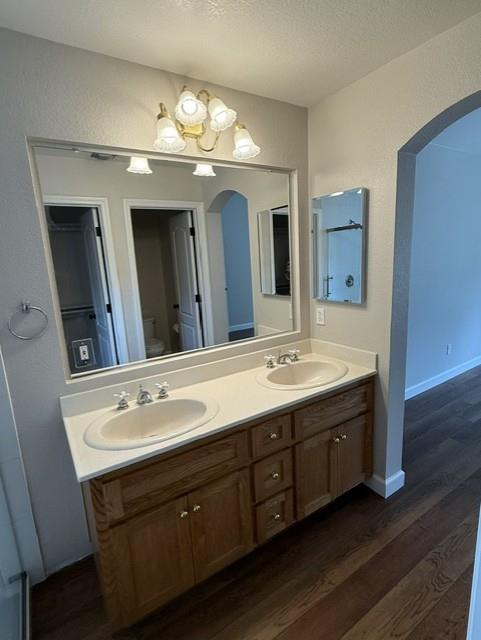 4225 Merchant Lane Turlock, CA 95382 - Photo 10 of 20 MASTER BATHROOM