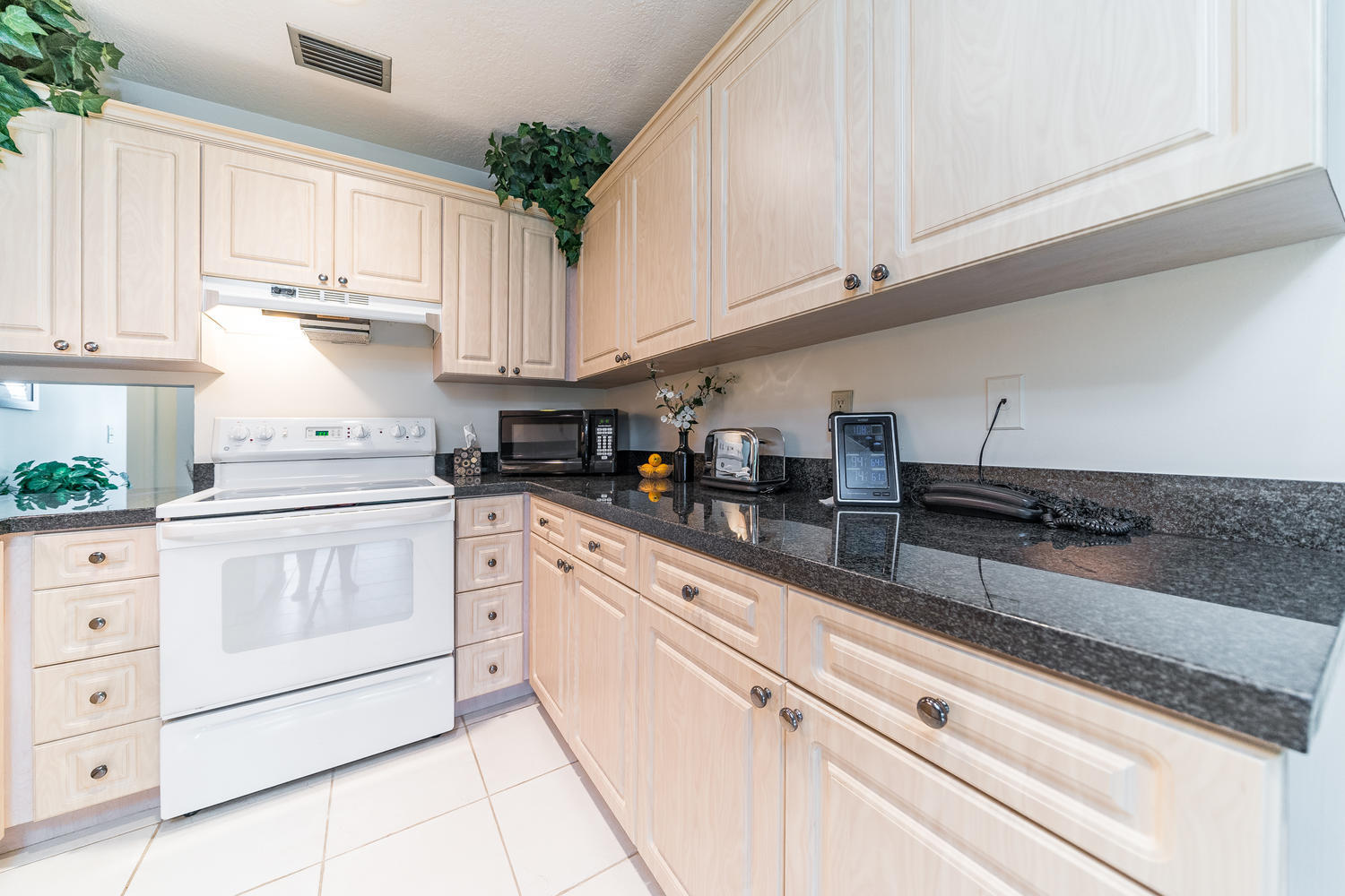 9555 154th Road North Jupiter, FL 33478 - Photo 4 of 25 9555 154th Rd N Jupiter FL-large-008-021