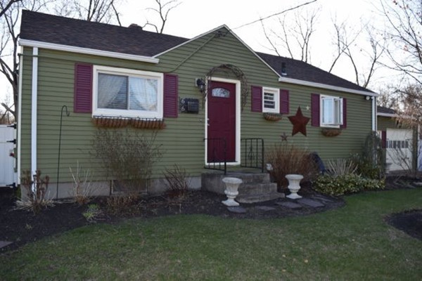 66 Suzanne Street Springfield, MA 01104 - Photo 3 of 17 Gallery Image 3