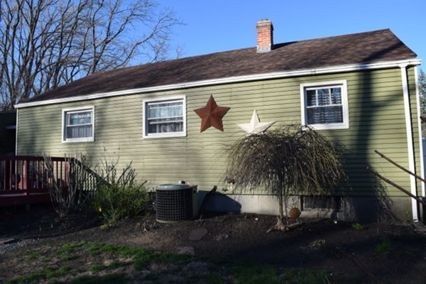 66 Suzanne Street Springfield, MA 01104 - Photo 4 of 17 Gallery Image 4