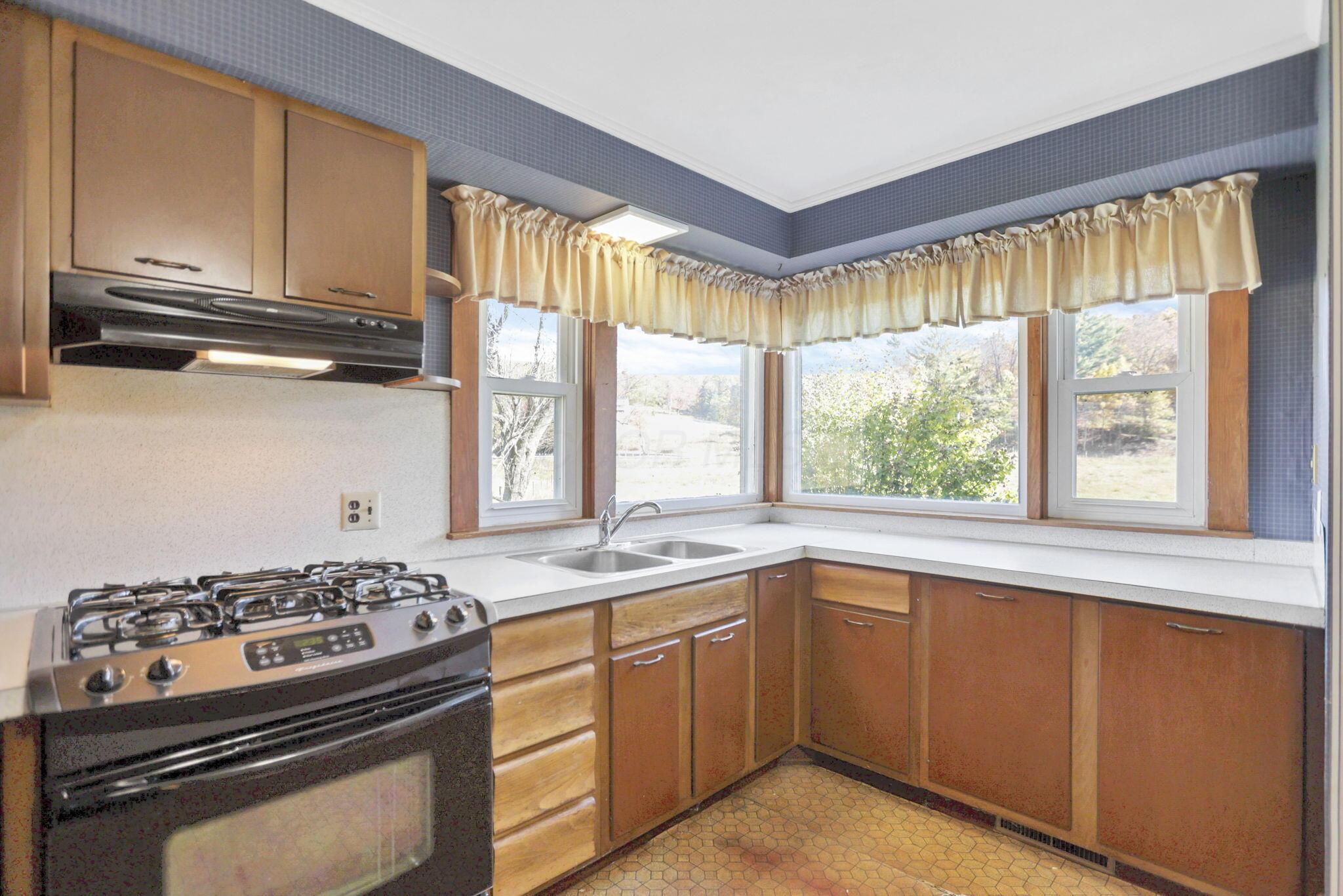 15045 Bodle Road Northeast Newark, OH 43055 - Photo 21 of 66 kitchen
