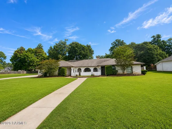 $256,919 | 806 Rue Royale, New Iberia, LA 70563