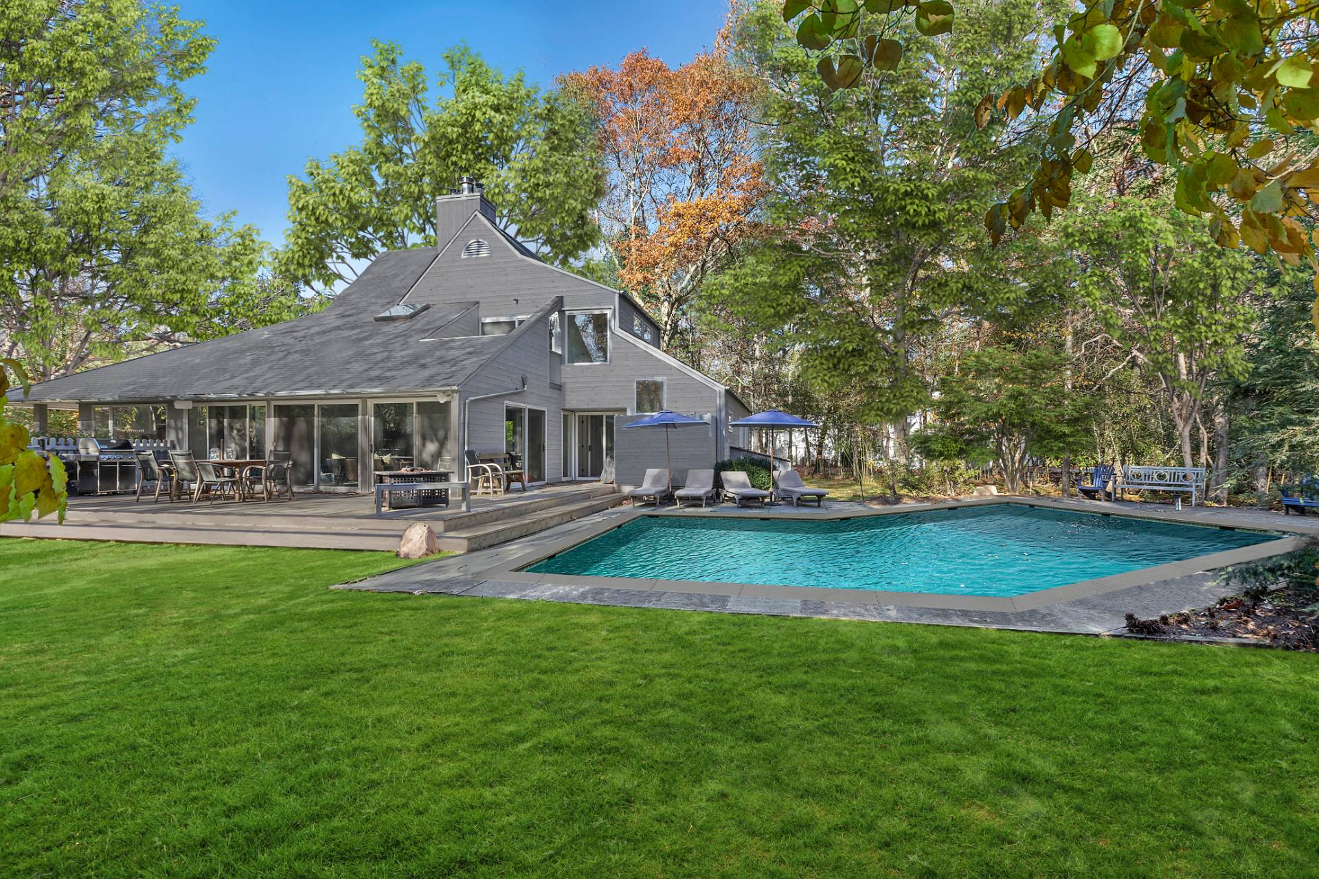10 Livery Lane, East Hampton, NY 11937 Compass