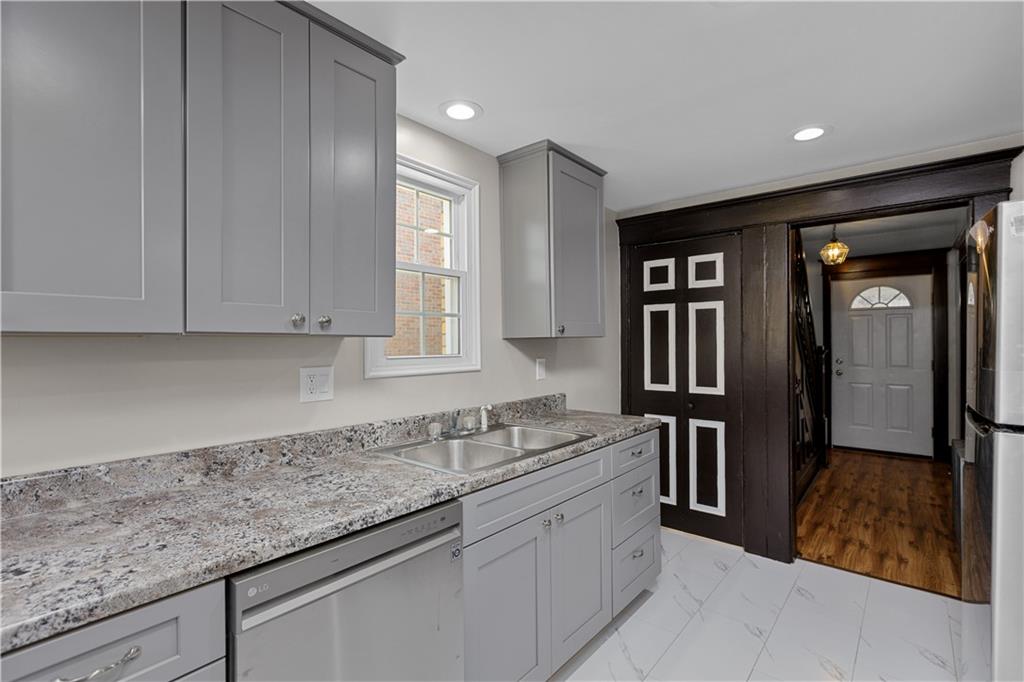 449 Reed Street Clairton, PA 15025 - Photo 12 of 25 Gallery Image 12