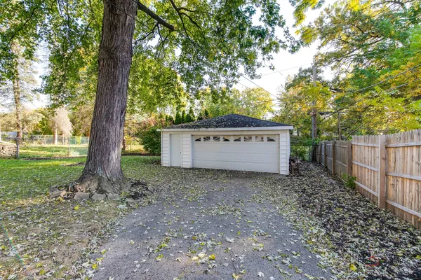 $3,100 | 33423 North Mill Road, Grayslake, IL 60030