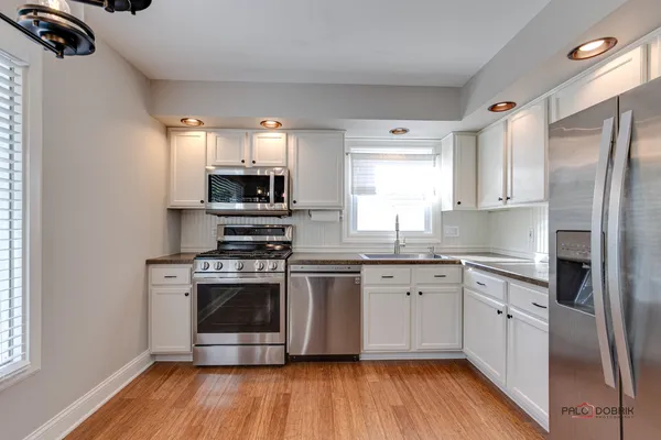 $3,100 | 33423 North Mill Road, Grayslake, IL 60030