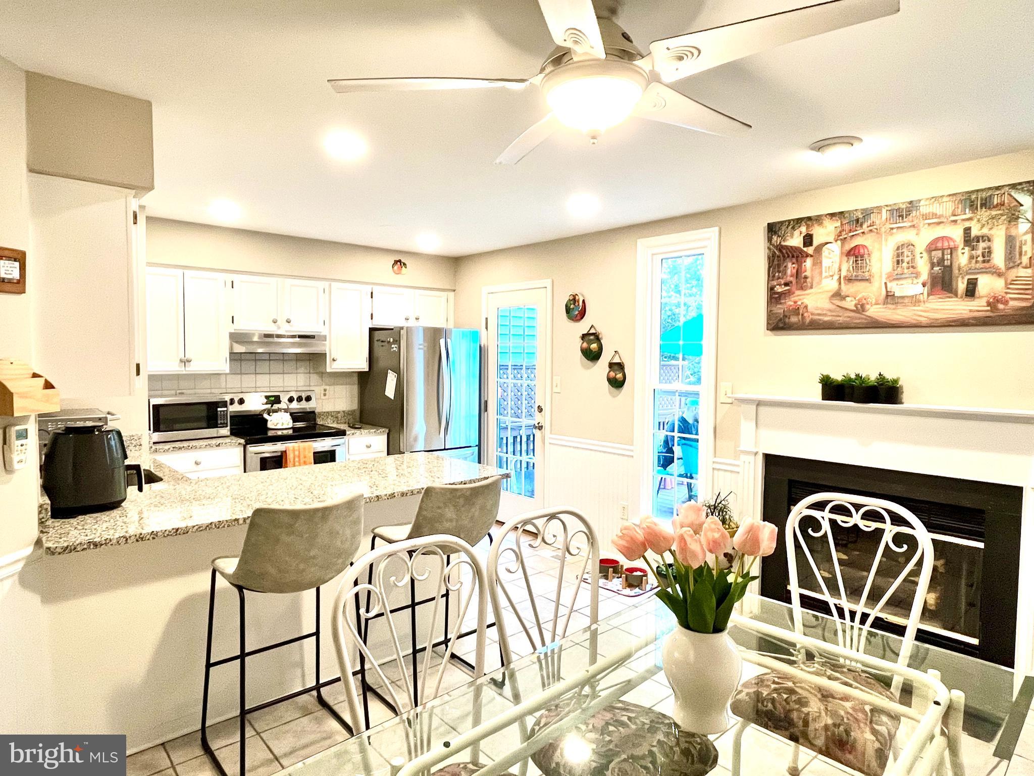 6904 Compton Lane Centreville, VA 20121 - Photo 5 of 14