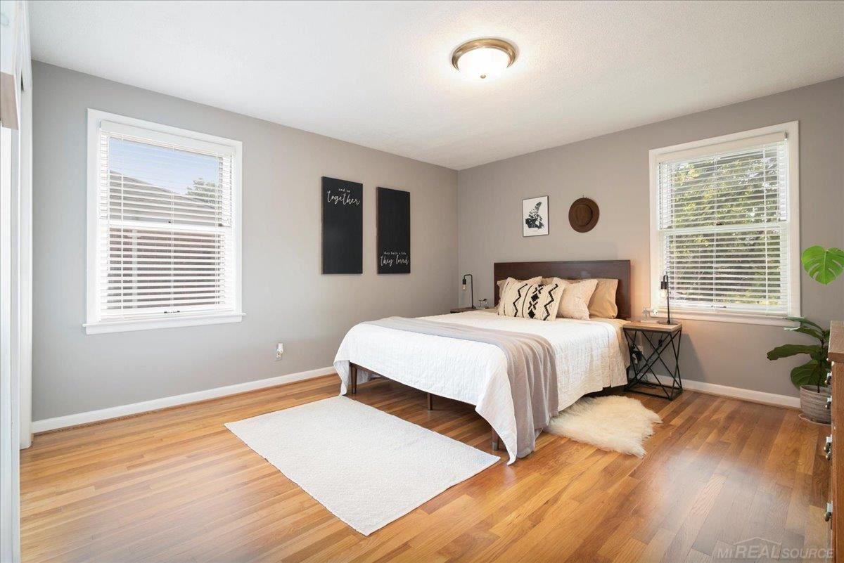 735 Harcourt Road Grosse Pointe, MI 48230 - Photo 10 of 35 Upper unit bedroom