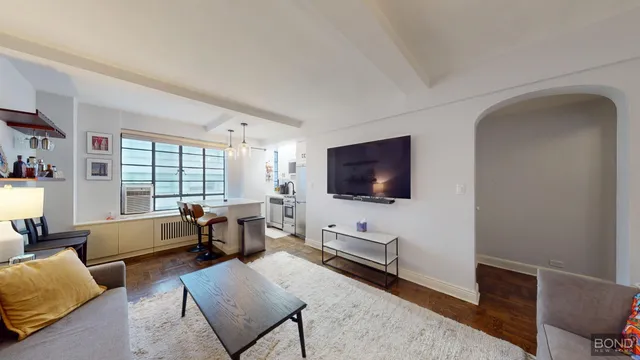 $4,200 | 140 East 40th Street, Unit 7D | Murray Hill