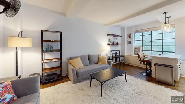 $4,200 | 140 East 40th Street, Unit 7D | Murray Hill