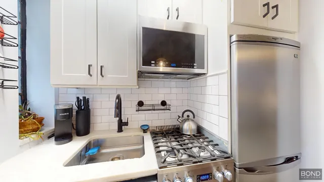 $4,200 | 140 East 40th Street, Unit 7D | Murray Hill