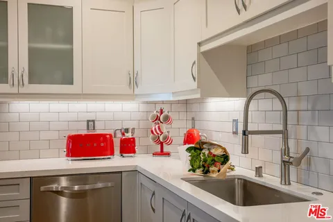 $1,399,000 | 1838 Westholme Avenue, Unit PH3, Los Angeles, CA 90025