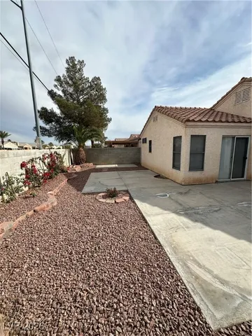 $1,875 | 154 Muddy Creek Avenue, Las Vegas, NV 89123
