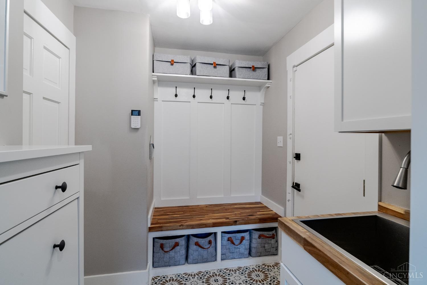 4364 Hubble Road Cincinnati, OH 45247 - Photo 20 of 66