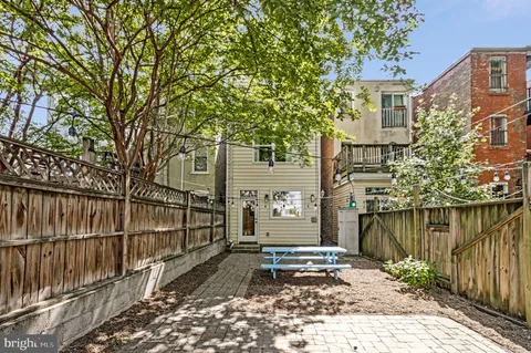 $1,400,000 | 822 5th Street Northeast, Washington, DC 20002