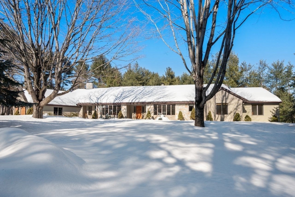 11 Wyncrest Circle Andover, MA 01810 - Photo 2 of 42