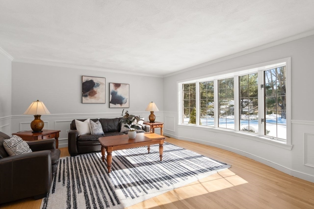 11 Wyncrest Circle Andover, MA 01810 - Photo 5 of 42