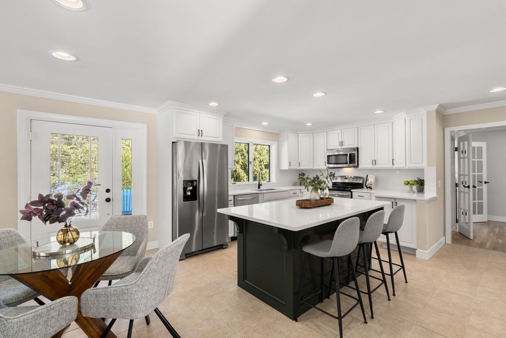 11 Wyncrest Circle Andover, MA 01810 - Photo 10 of 42