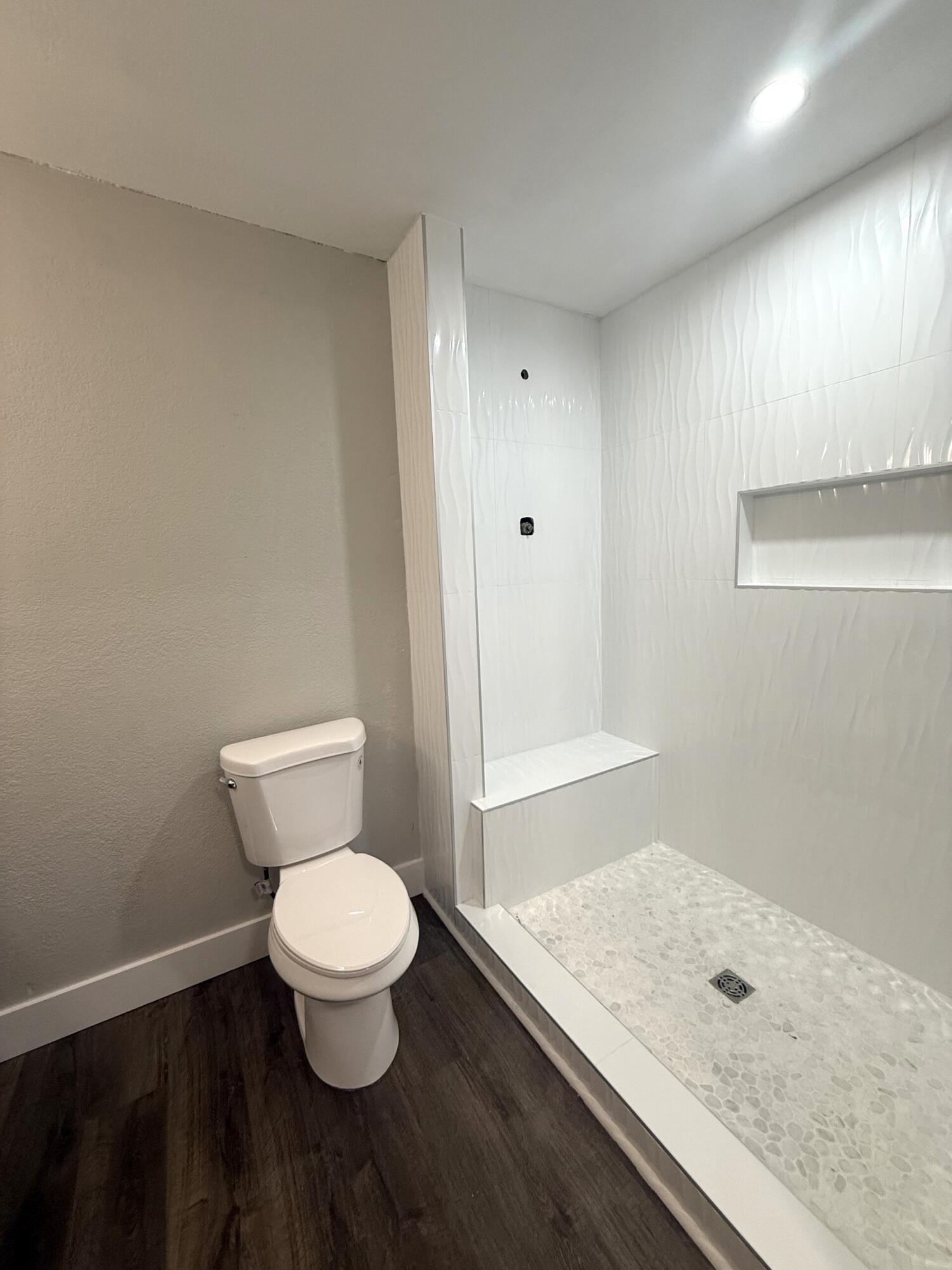 9276 Ridge Road Navarre, FL 32566 - Photo 21 of 39 Ridge New Bath 4