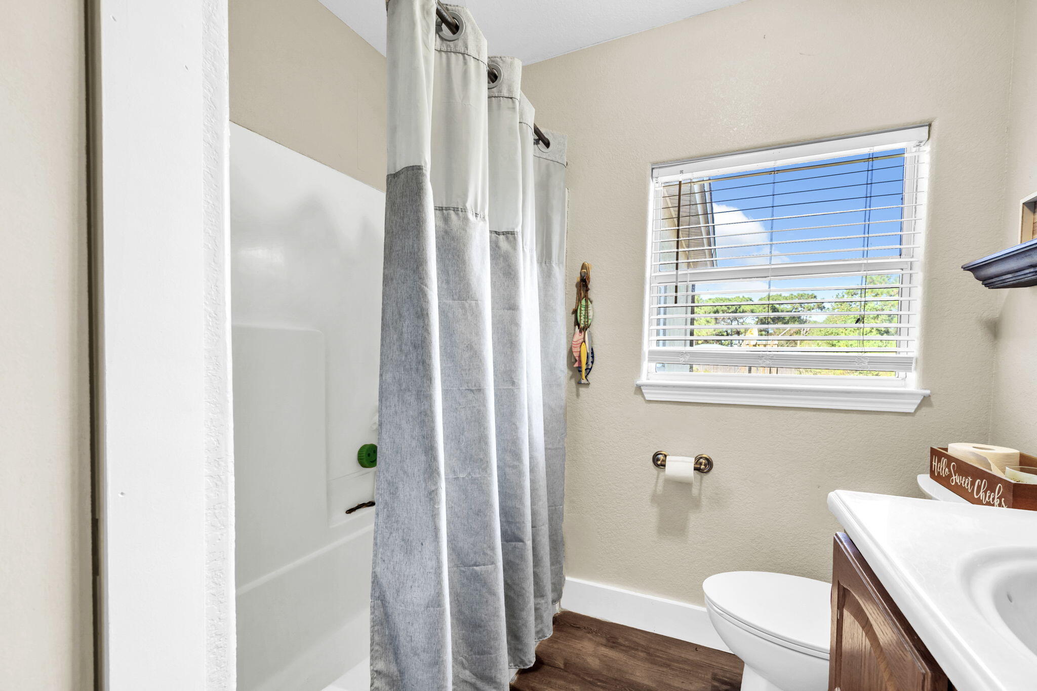 9276 Ridge Road Navarre, FL 32566 - Photo 26 of 39 tub/shower