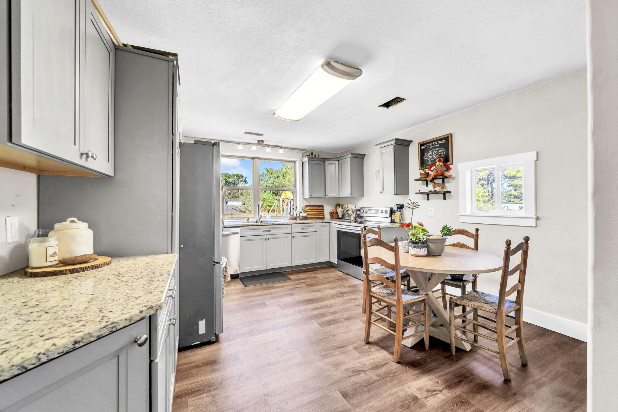 9276 Ridge Road Navarre, FL 32566 - Photo 9 of 39 Large eat in kitchen
